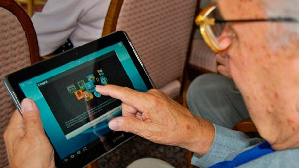 Las tablets llegan a los jubilados del interior del país