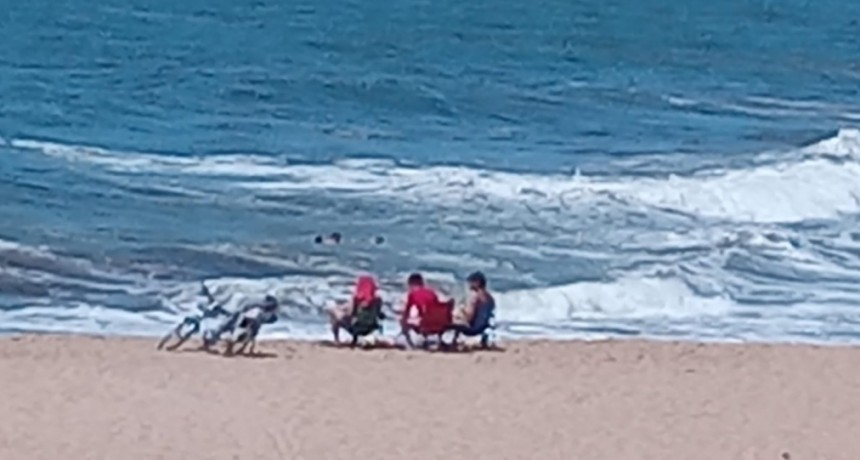 Esta mañana rescataron a dos personas en Playa del Barco
