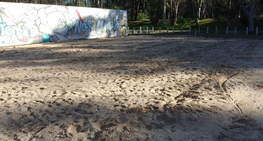 El Parque Andresito ya tiene su cancha de voley playa