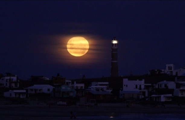 LA SUPERLUNA: cuándo, cómo, y dónde ver este fenómeno astrológico