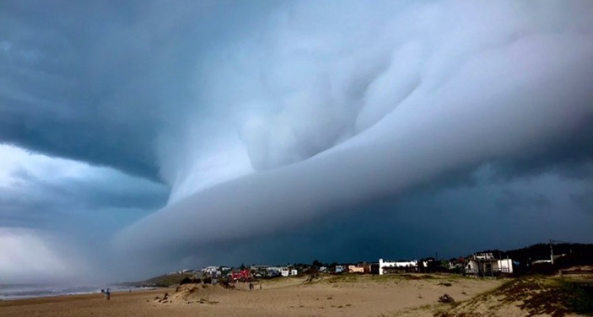 Metsul advierte por ciclón profundo y estima alto riesgo  de una ola de tormentas